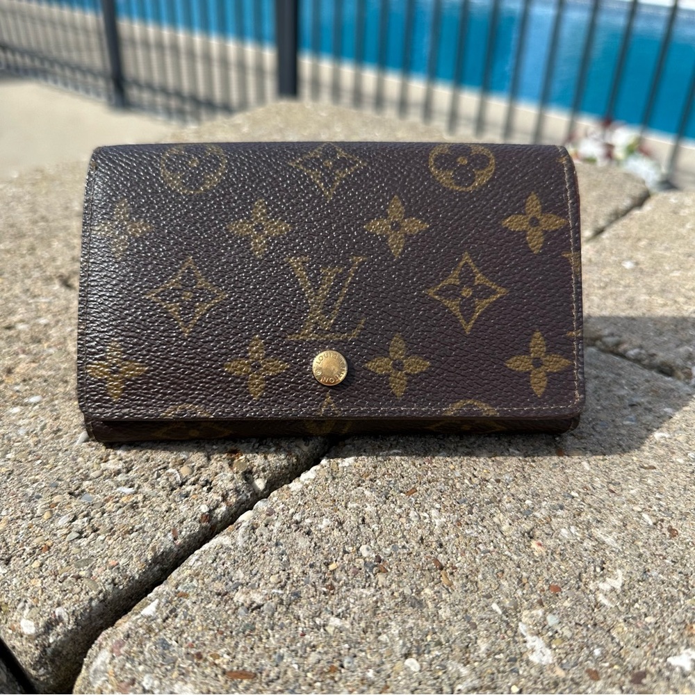 Louis Vuitton Monogram Tressor wallet